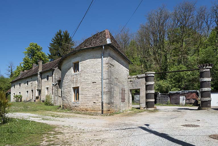 forges de Chenecey, puis tréfilerie, actuellement centrale hydroélectrique