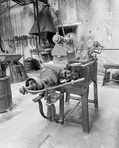machine à usiner par copiage (tour à copier)