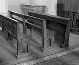 ensemble de 39 bancs de fidèles