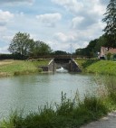 pont routier sur l'écluse 82 du versant Yonne (canal de Bourgogne)