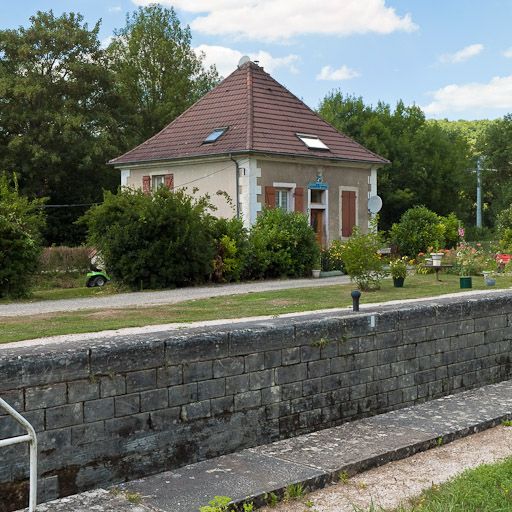 site de l'écluse 47 du versant Saône, dite du Crucifix (canal de Bourgogne)