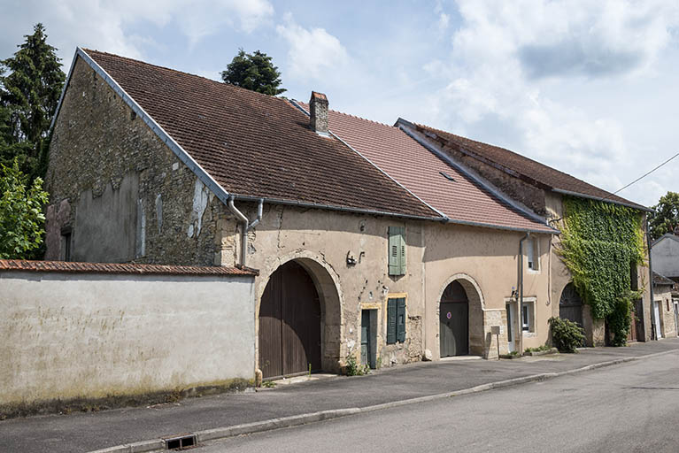 ensemble de deux fermes