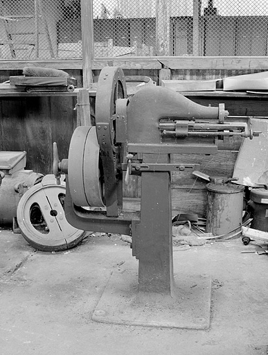 machine à découper par molette (cisaille circulaire)