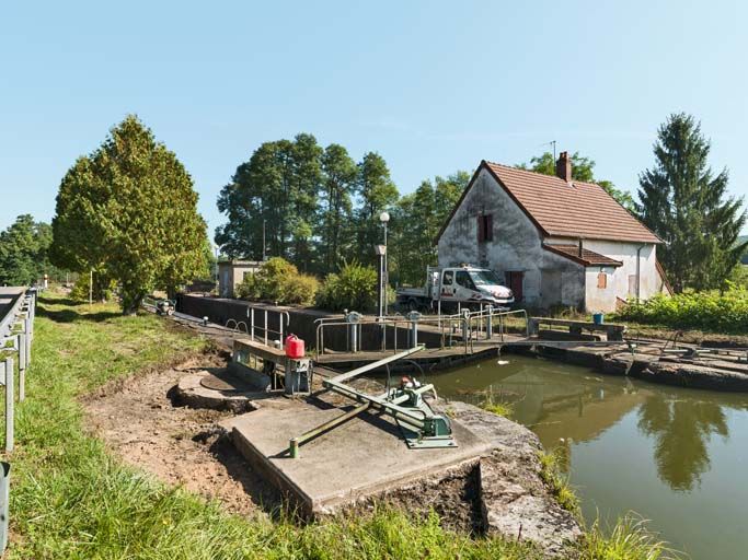 site de l'écluse 18 du versant Méditerranée, dite de la Mine, site d'écluse XXV (canal du Centre)