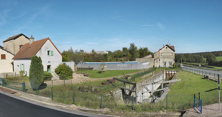 site d'écluse IX du versant Méditerranée, devenu Musée du Canal (canal du Centre)
