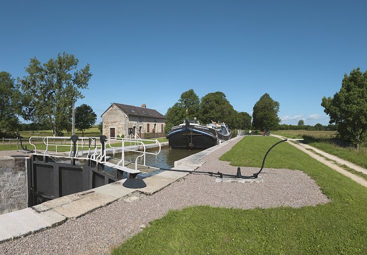 site de l'écluse 13 du versant Saône, dite de Sainte-Sabine (canal de Bourgogne)