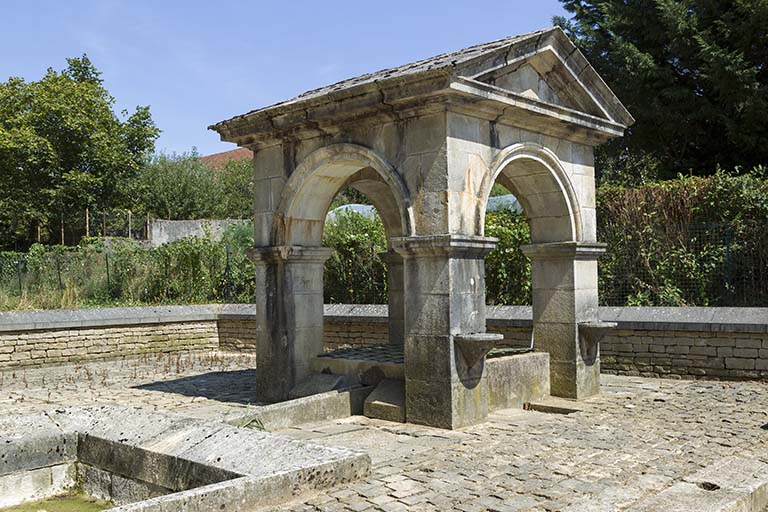 fontaine, lavoir, abreuvoir de Cubry-Lès-Soing