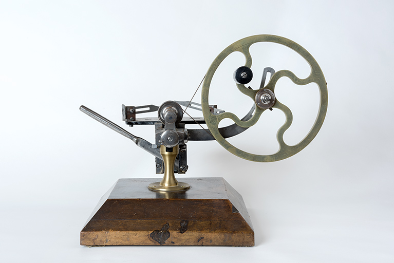 machine à fraiser Baverel