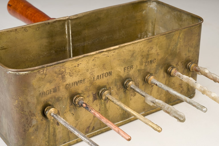 instrument de mise en évidence des chaleurs spécifiques (appareil d'Ingenhousz)