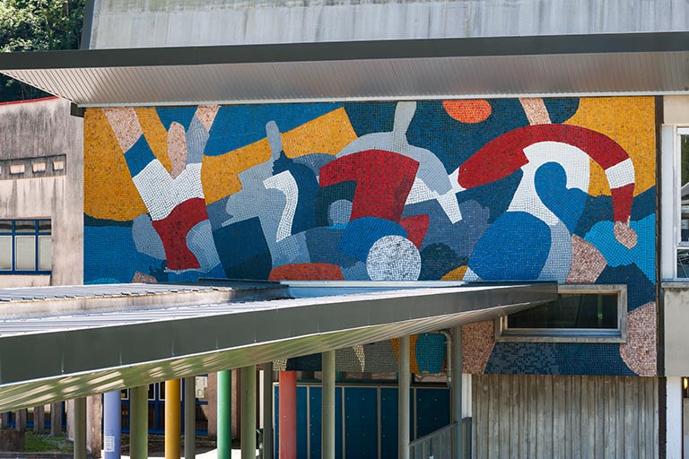 revêtement mural, décor d'architecture : le ballon blanc