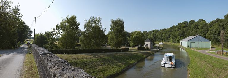 port de Fleury ; gare d'eau (canal du Nivernais)