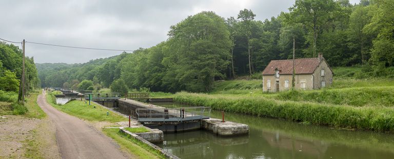 site de l'écluse 02 du versant Seine, dite de Cran (canal du Nivernais)