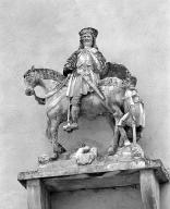 groupe sculpté : La Charité de saint Martin