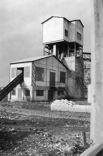 usine de fabrication et distillation des goudrons de la Société des Schistes et Pétroles de Franche-Comté