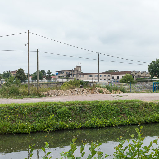 ensemble industriel de Clamecy, anciennement Société des Produits Chimiques de Clamecy (SPCC), usine Rhodia (activités liées au canal du Nivernais)