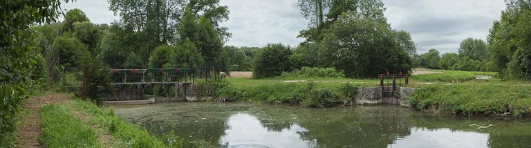 ouvrage lié à l'alimentation en eau (canal de Bourgogne)
