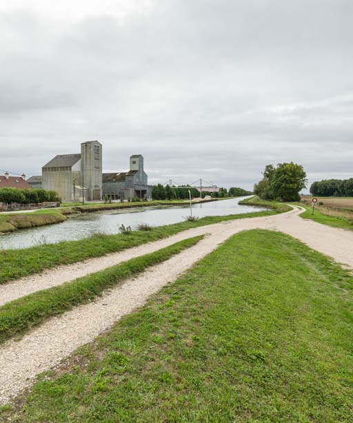 gare d'eau de Longecourt-en-Plaine (canal de Bourgogne)