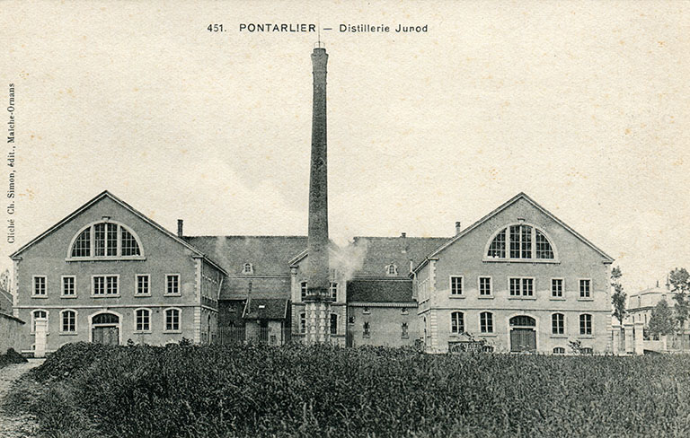 distillerie Junod, puis Hémard et Pernod Fils Réunis, actuellement immeuble de bureaux, de service et commerces