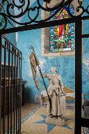 statue (petite nature) : Jeanne d'Arc portant l'étendard