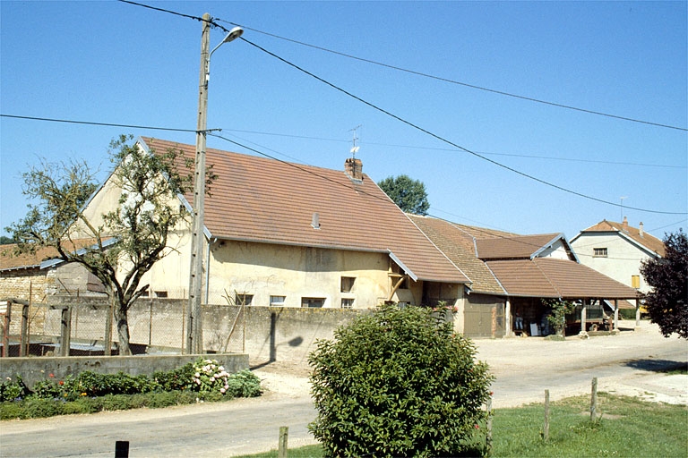 tuilerie, actuellement ferme