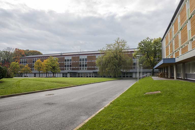 Cité technique, actuellement lycée Raoul Follereau, lycée général et technologique, lycée professionnel.