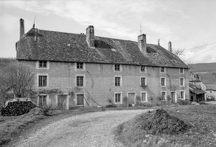 forges de Chenecey, puis tréfilerie, actuellement centrale hydroélectrique