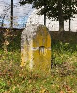 borne kilométrique (canal de Bourgogne)