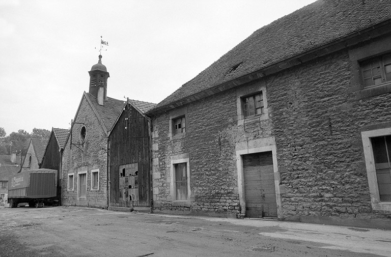 usine de transformation des métaux dite forges de la Serve