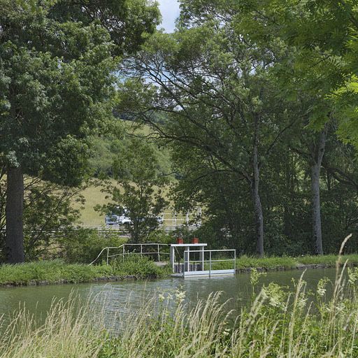 déversoir de fond et déversoir de superficie (canal de Bourgogne)