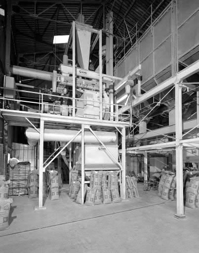 moulin à farine, usine de produits pour l'alimentation animale de la société Jolivet Aliments