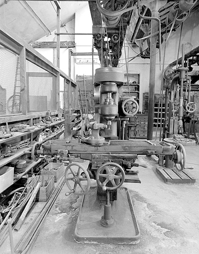 machine à fraiser (fraiseuse verticale)