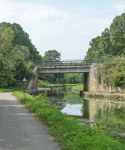 pont ferroviaire (canal du Nivernais)