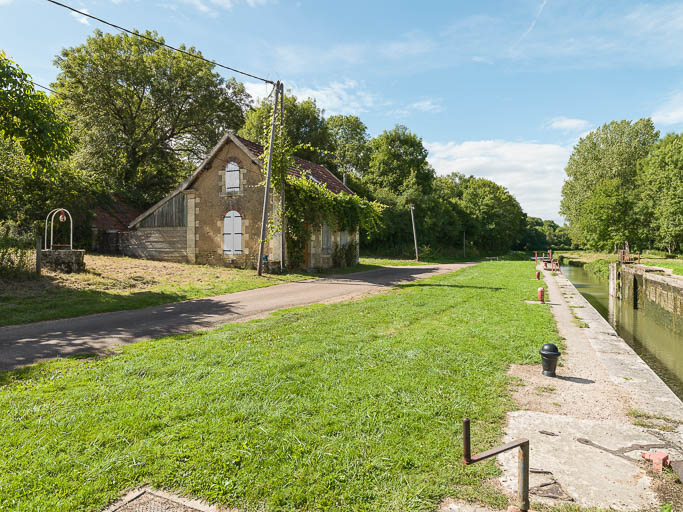 site de l'écluse 37 du versant Seine, dite du Moulin-Brûlé (canal du Nivernais)