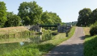 pont routier isolé (canal du Nivernais)