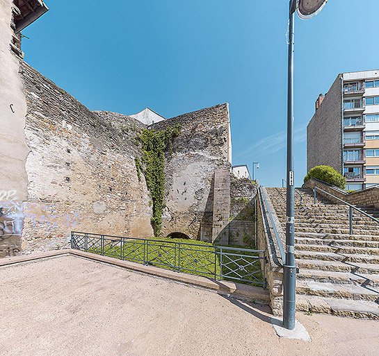 Vestiges de fortification.