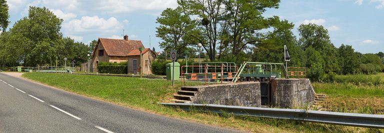 site de l'écluse 22 du versant Loire-océan, dite de Volesvres (canal du Centre)