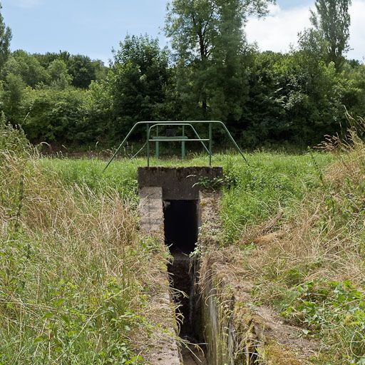 déversoir de fond (canal de Bourgogne)