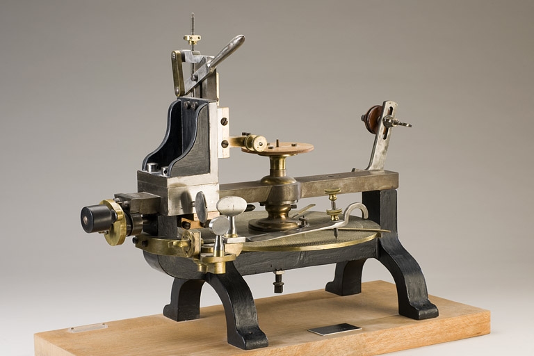 machine à fraiser (machine à fendre Fritz Borel P.)