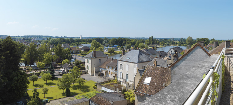village de Cercy-la-Tour (paysages du canal du Nivernais)