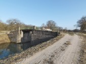 pont routier sur l'écluse 12 du versant Yonne (canal de Bourgogne)