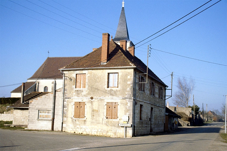 école, fromagerie, actuellement maison