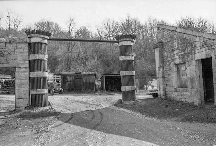 forges de Chenecey, puis tréfilerie, actuellement centrale hydroélectrique