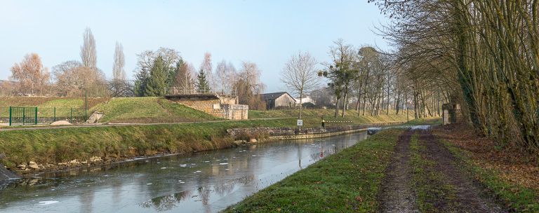 pont ferroviaire isolé de Pouilly (canal de Bourgogne)