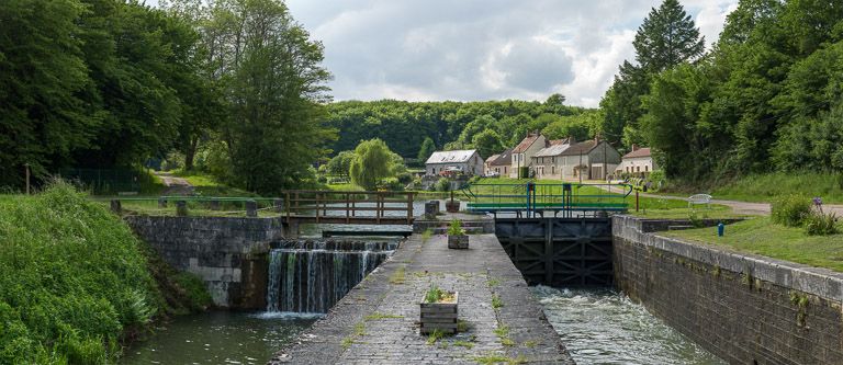 site de l'écluse 01 du versant Seine, dite de Port-Brûlé (canal du Nivernais)
