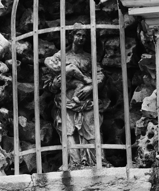 statue (statuette) : Vierge à l'Enfant