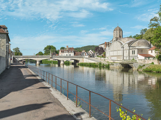 pont routier isolé, dit de Bethléem (canal du Nivernais)