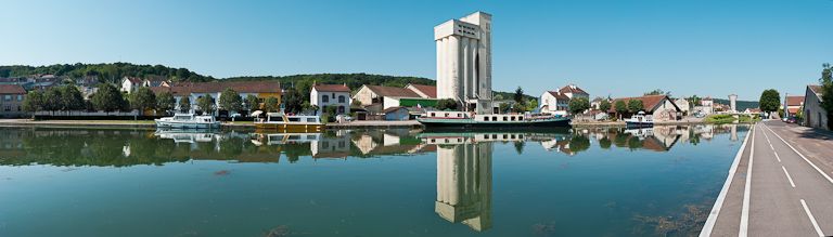 gare d'eau, dite port du haut de Montbard (canal de Bourgogne)