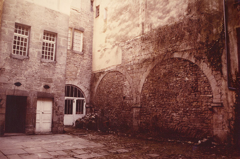 demeure, puis couvent de carmélites