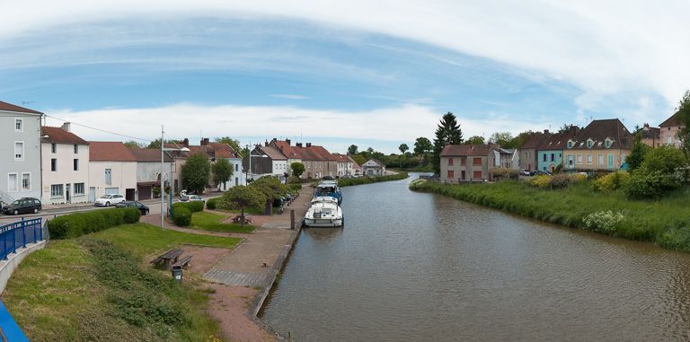 ville de Blanzy (paysages du canal du Centre)