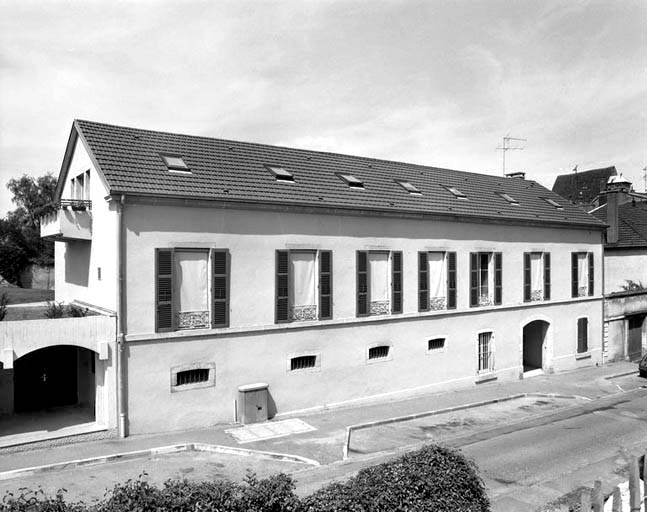 établissement de bienfaisance (foyer d'enfants) dit fondation Rossen-Petitguyot, puis cantine du lycée Augustin Cournot